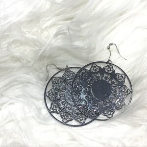 Black circle earrings 🖤